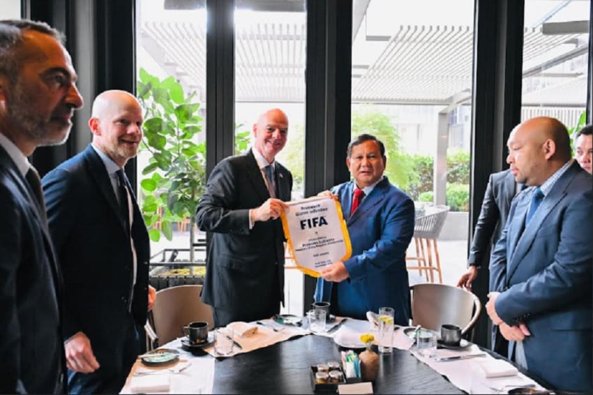 bertemu-prabowo-presiden-fifa-apresiasi-perkembangan-sepak-bola-indonesia-rxe.jpg