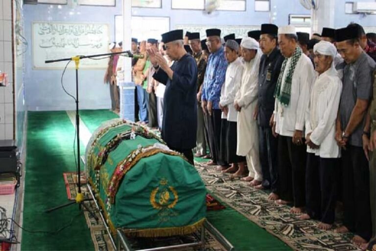 doa-dan-zikir-setelah-salat-jenazah-lengkap-dengan-lafal-arab-latin-dan-terjemah-kon.jpg