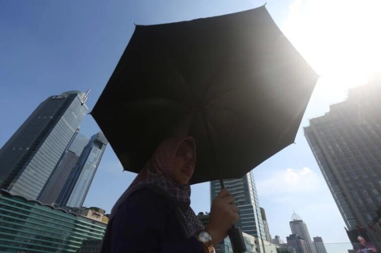 kenapa-cuaca-jakarta-dan-sekitarnya-terasa-panas-ini-penjelasan-bmkg-htd.jpg