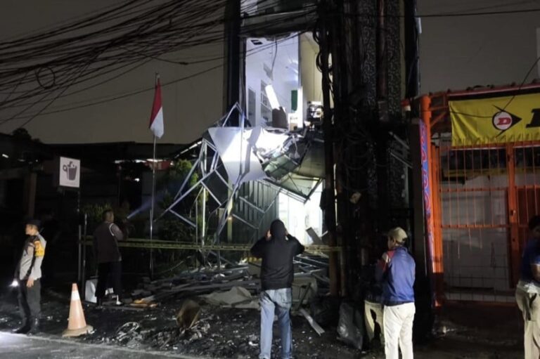 ledakan-terjadi-di-gedung-pondok-aren-tangsel-qtp.jpg