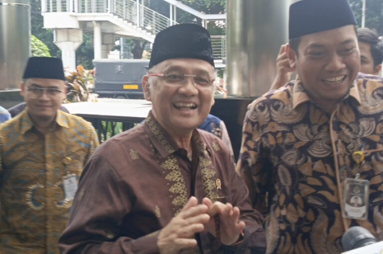 menteri-haji-dan-umrah-gus-irfan-datangi-kpk-audiensi-pencegahan-korupsi-axk.jpg