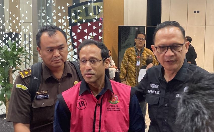 nadiem-makarim-setelah-diperiksa-10-jam-kebenaran-akan-terbuka-hwj.jpg