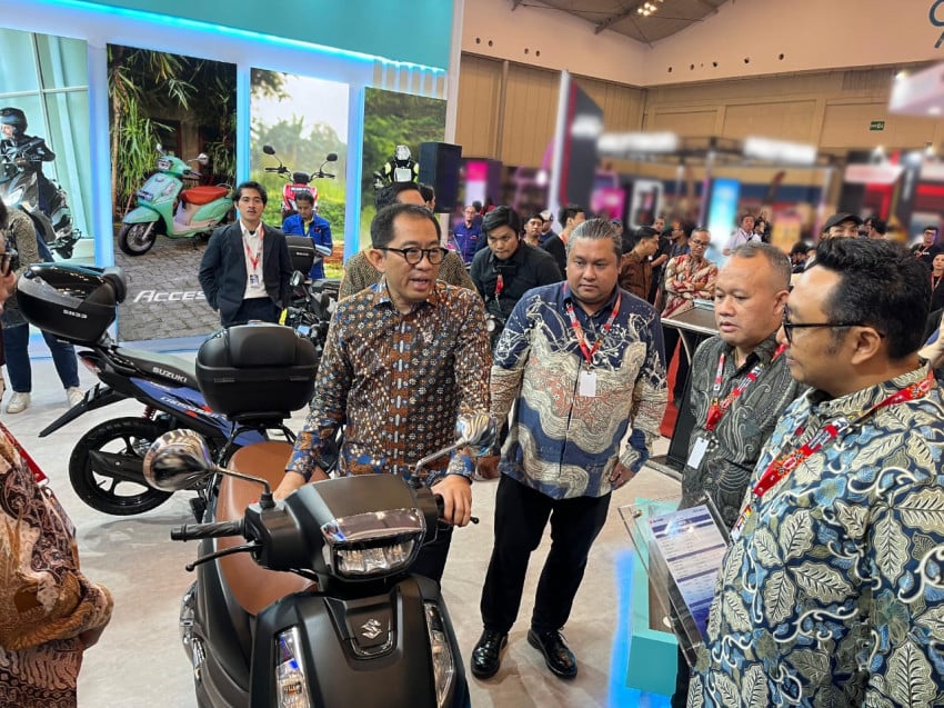 pesta-rakyat-roda-dua-imos-2025-diserbu-103-ribu-pengunjung-motor-listrik-hanya-jadi-pemanis-yzl.jpg