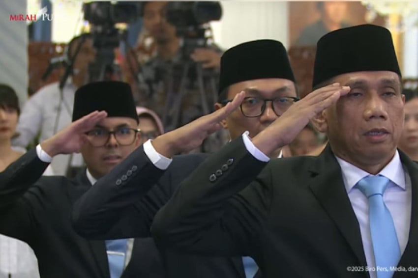 prabowo-lantik-dua-asisten-khusus-dirgayuza-setiawan-dan-agung-gumilar-dtx.jpg