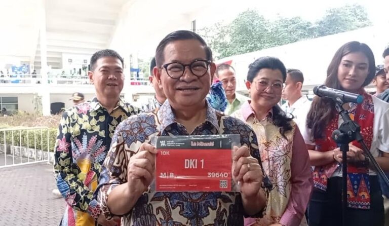 pramono-anung-ikut-kategori-lari-10-km-di-jakarta-running-festival-2025-yer.jpg
