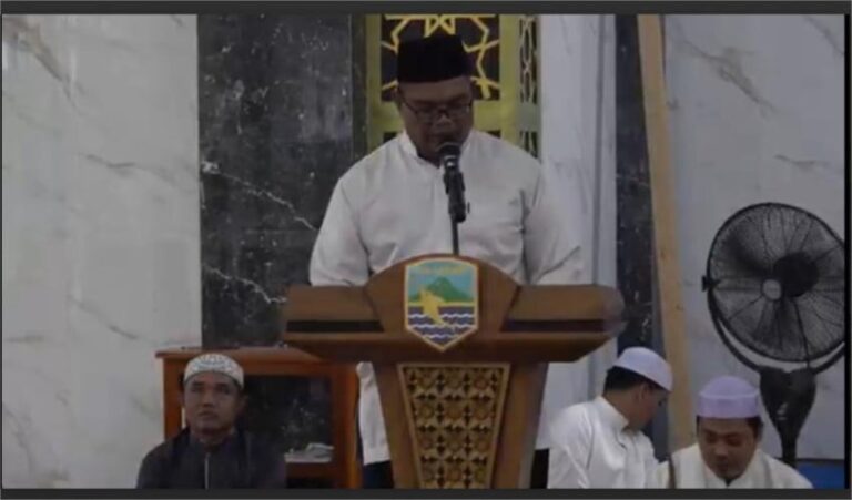 pererat-silaturahmi-wabup-mukhlis-gelar-safari-ramadhan-di-masjid-al-munawarah-vji.jpg