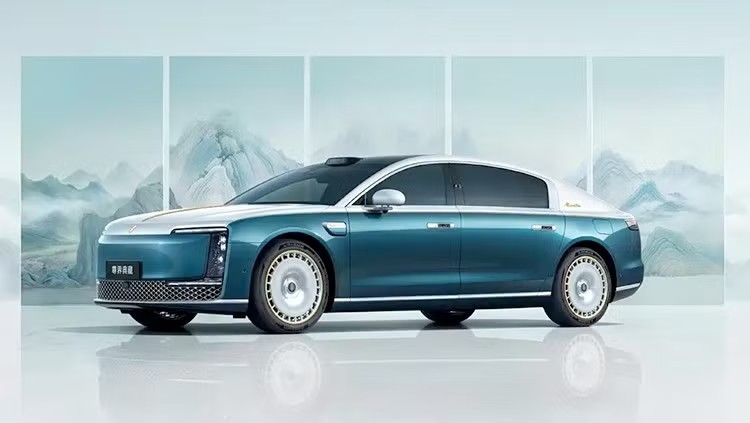 lawan-rollsroyce-maextro-s800-berlapis-emas-diluncurkan-tjt.jpg
