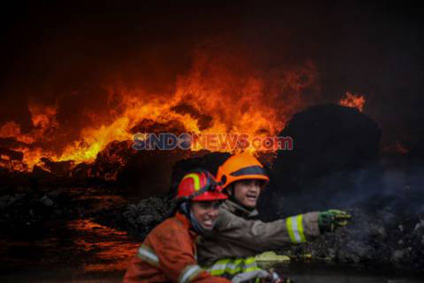 ruko-di-pasar-ciputat-tangsel-terbakar-api-masih-berkobar-acb.jpg